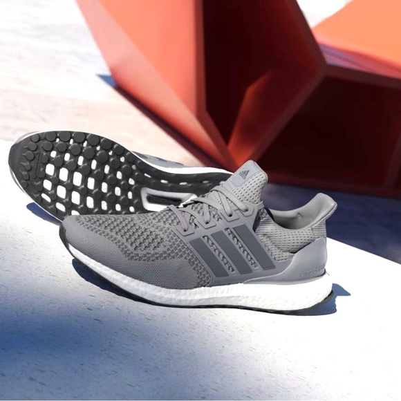 ADIDAS Ultra Boost Men\'s Athletic Shoes in Gray and White Lace closure main image 7